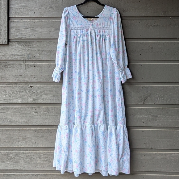 Victoria's Secret Other - VTG Victoria's Secret Gold Label Long Sleeve Floral Lace Nightgown Size Large